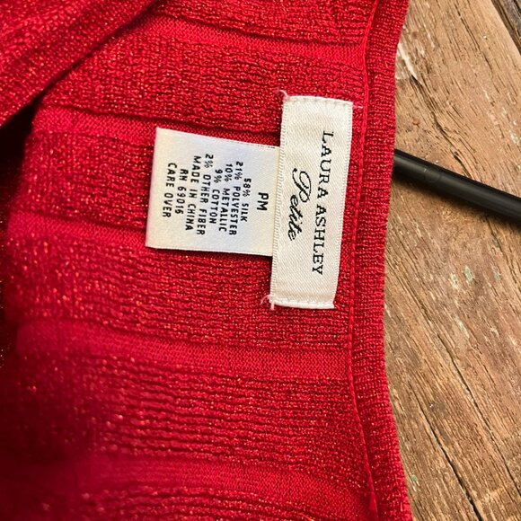 Laura Ashley Petite Red Sparkly Silk Sweater Size PS - Picture 3 of 3